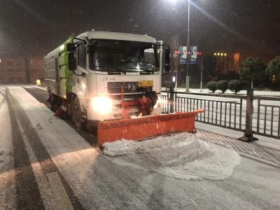 最强寒潮下 沙市区全力铲冰除雪护平安