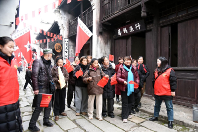 洪湖瞿家湾：“娘子军”文旅志愿队点亮红色旅游