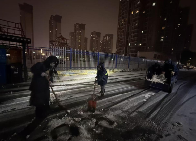 迎战低温雨雪天气 | 沙市区工农村社区：雪夜奋战寒潮 筑牢安全防线