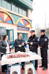 从“宋警官”到“宋管家”的社区治理辩证法 ——记2025“荆楚最美基层民警”宋忠于