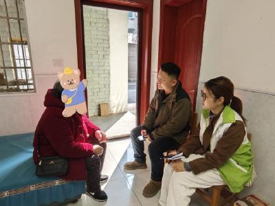 荆州区通会桥社区携手若水机构开展新春慰问