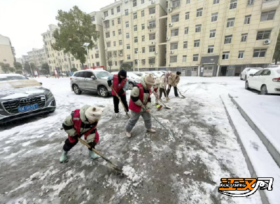看！荆州经开区这群孩子用稚嫩双手暖透雪天