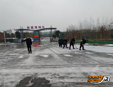 迎战低温雨雪天气 | 闻雪即动 昼夜鏖战 荆州交通人全力护航平安出行
