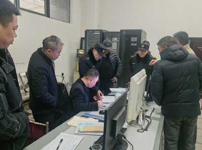 闻“冻”而动入企帮扶 筑牢交通运输安全防线