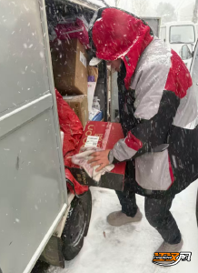 迎战低温雨雪天气 | 风雪无阻保畅通 情系快递暖人心