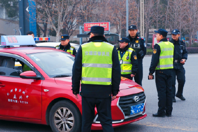 三方同心护春运 荆州重拳出击整治非法营运