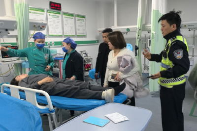 女子高速突发呼吸性碱中毒 荆州高警紧急救助化险为夷