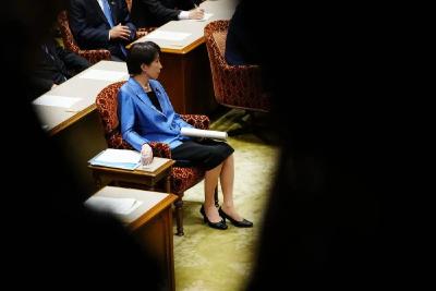 特朗普宣布支持高市早苗