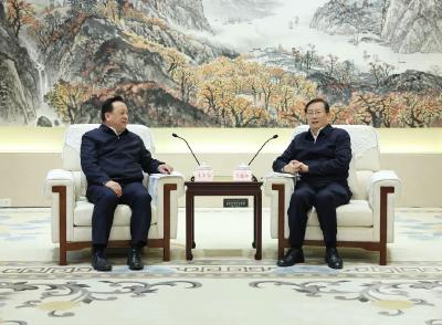 王忠林会见中国石化集团董事长侯启军 携手推动能源化工绿色低碳转型 为支点建设取得决定性进展提供有力支撑