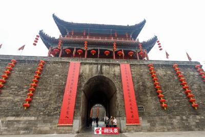 连续十年，荆州城又红了→