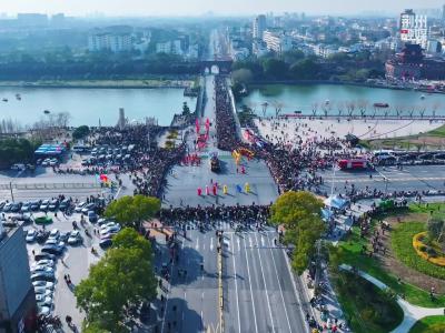 谢你春节相伴，送你跃马平川