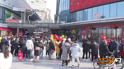 荆州：醒狮舞动年味浓 消费火热开门红