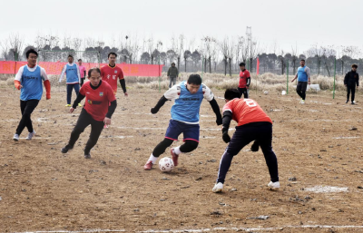 江陵：“村社结对·赛事闹春·年货惠民”年货节火热开启