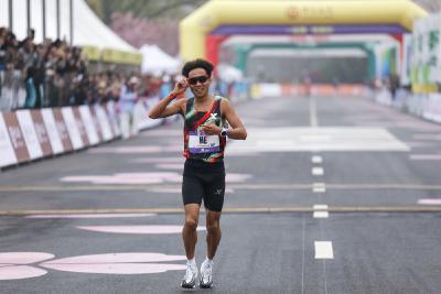 一场马拉松，邂逅“大江大湖大武汉”