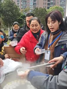元宵送汤圆 情暖业主心