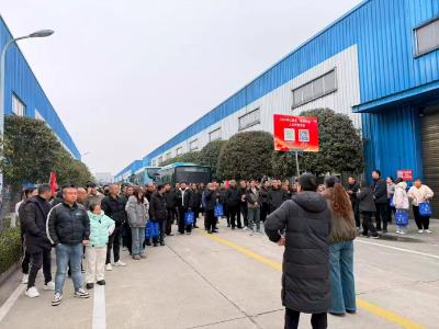 五方光电招工追踪：  “电话都被打爆了！”从“用工荒”到“择岗忙”  荆州人社“链式”服务解难题