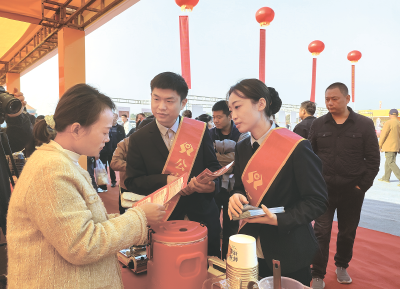 【坚守初心护权益 荆州农商银行全域发力勇担当】公安农商银行：金融活水润“三农” 真情服务零距离