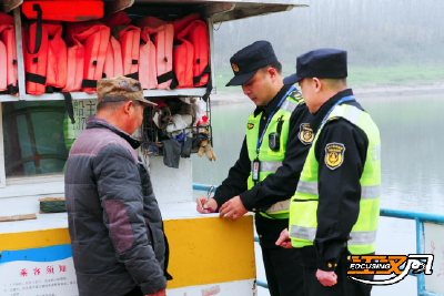 荆州交通执法开展内河客船质量专项检查