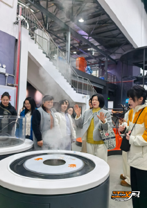 荆州市科技馆组织开展“马年谱新篇，科技她为先” 三八妇女节主题活动