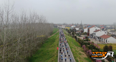 石首市举行“骑享天鹅洲・生态伴我行”环湖自行车骑行活动