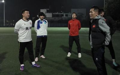 “第12人”已就位！荆州队，放心冲！