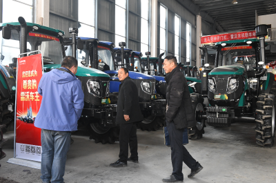 春耕在即，备耕先行，荆州两湖农机市场开年就成香饽饽