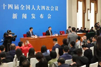 今年我国将制定托育服务法等法律