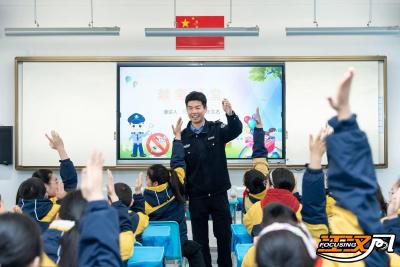 北门派出所联合社区戒毒康复中心开展开学季安全宣传活动