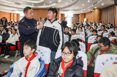 法治宣传进校园 护航青春助成长