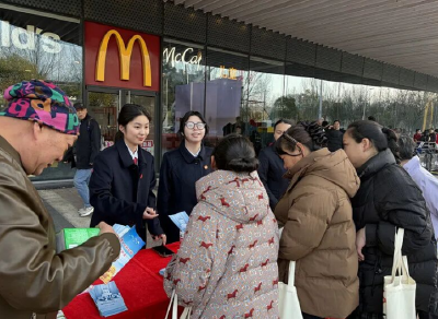 荆州区法院开展“3•15”国际消费者权益日宣传活动