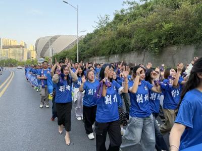 现场直击：十堰街头，荆州球迷赛前霸气巡游！