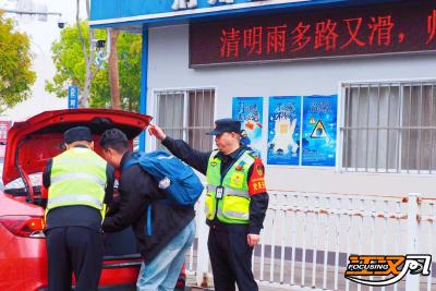 荆州交通执法全力护航清明水陆行