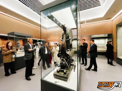 江河遇知音 楚韵传四海  “世界因你而来——中外文化名家荆楚行”走进荆州侧记