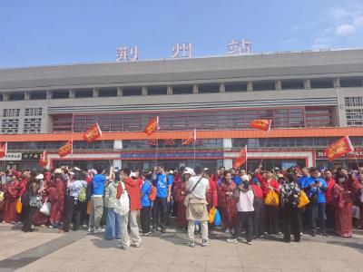 集结！出发！荆州火车站拍下的……