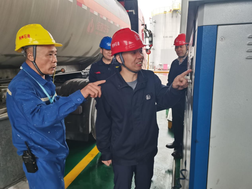 中石化荆州公司：节前检查“两手抓”，安全发展齐推进