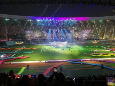 开赛！现场万人沸腾