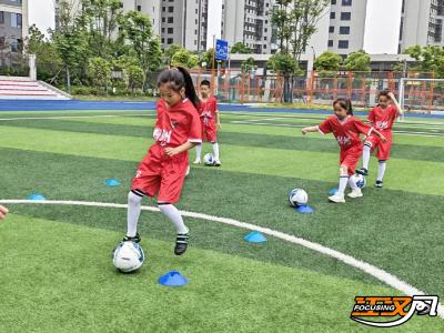 荆州首迎楚超主场 小球童积极训练迎盛会