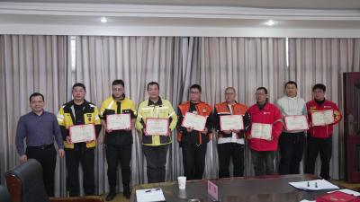 荆州区聘请外卖骑手、网格员、大学生担任“流动探头”  织密网络餐饮安全防护网