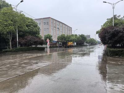迎战新一轮强降雨 | 荆开建工：精准调配资源，全力保障城市道路畅通