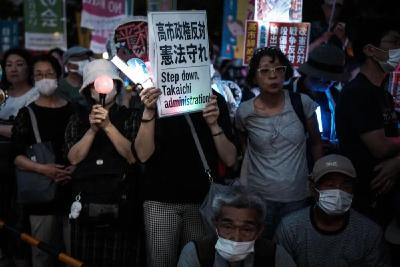 高市早苗团队“抹黑门”细节曝光：每天利用AI生成一两百条视频，70%用于攻击小泉进次郎，10%用于丑化林芳正，其余20%用来吹捧高市