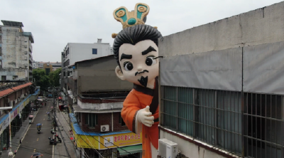 Q版刘备亮相 三国元素点染 石首市皇叔街旧街区改造工程有序推进