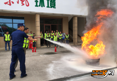 绷紧安全生产弦 沙市城管开展消防演练进环卫活动