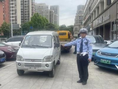 【办实事 在行动】荆州街头，多人被现场查处！