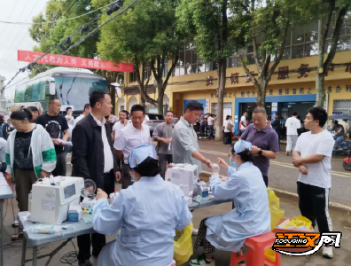 【办实事 在行动】监利市龚场镇组织人大代表参加义务献血活动