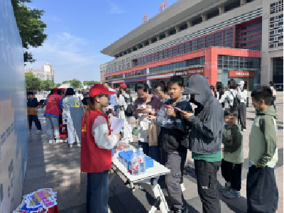 “五一”荆州嗨玩不停，“荆声有你”志愿者化身“贴心小卫士”