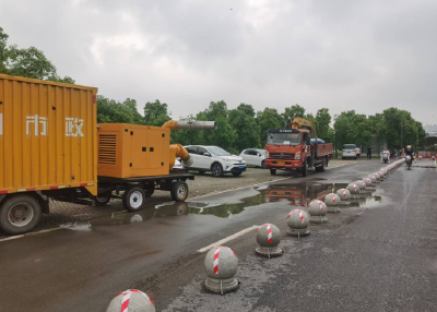 迎战新一轮强降雨 | 严阵以待！荆州城发建工全力筑牢防洪排涝安全屏障