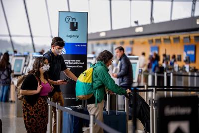美国将埃博拉疫情相关旅行禁令扩大至绿卡持有者