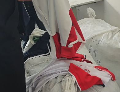 江陵县：严把校服“质量关”  守护学生“贴身安全”