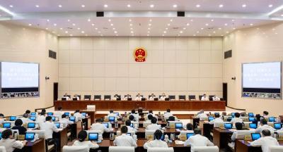 省十四届人大常委会第二十四次会议闭幕 王忠林主持并讲话