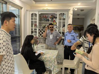 荆州市公安局荆州区分局北门派出所开展外籍学生登记排查专项工作